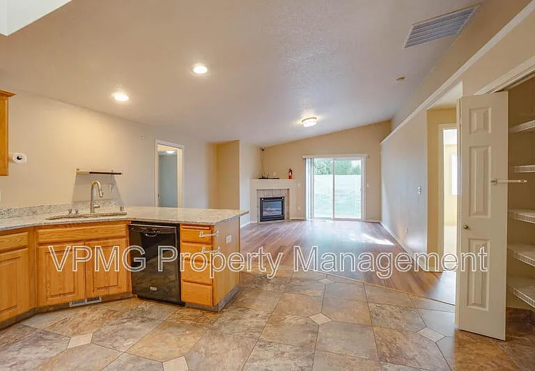 8620 NE 90th Pl — Photo 9
