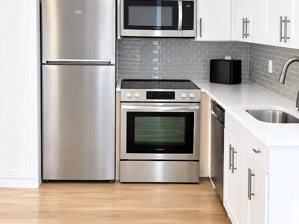 1184 Dean St APT 3B, Brooklyn, NY 11216
