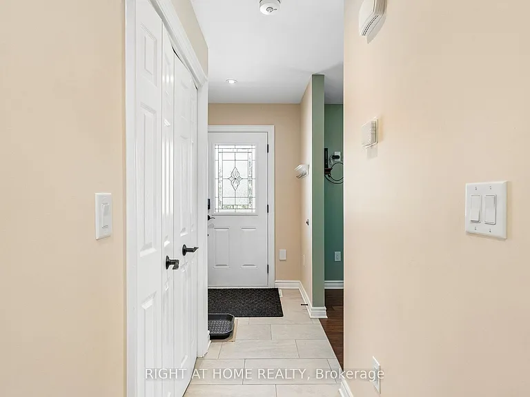 15 King St — Photo 5