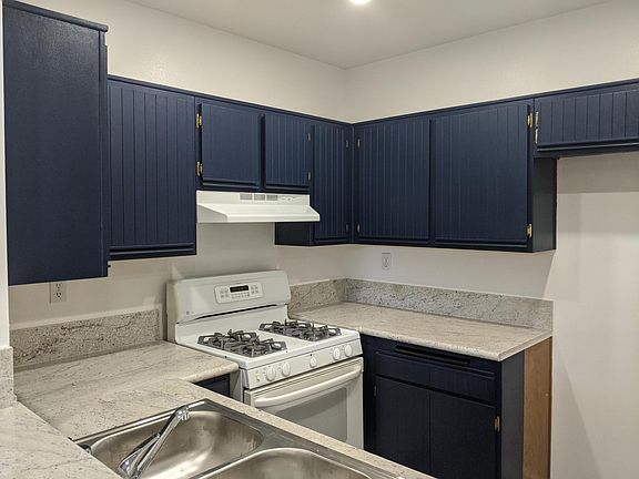 4th image of 23947 Del Monte Dr Unit 13