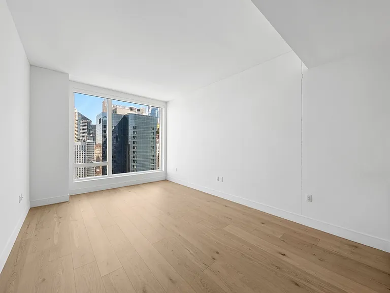312 W 43rd St #32G — Photo 4