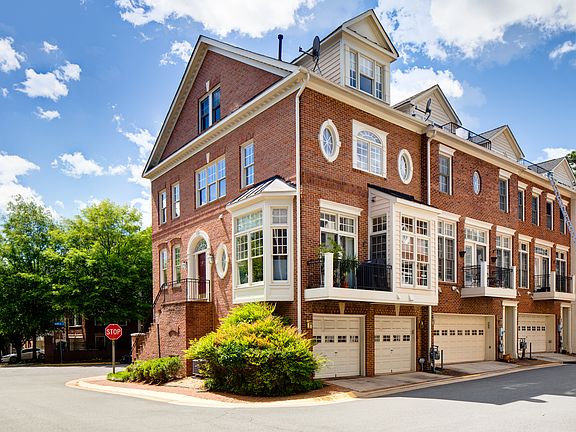 3rd image of 1627 Seneca Ave #1