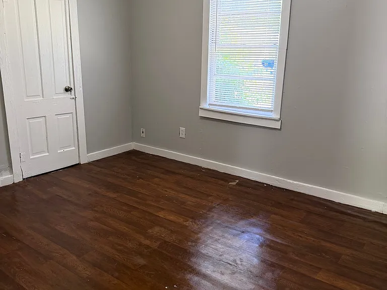 1244 Kings Hwy — Photo 2
