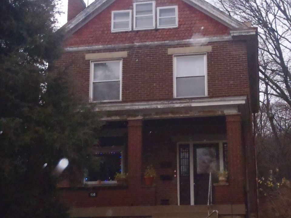 1st image of 936 Ludlow Ave