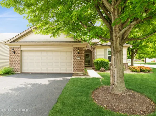 2764 Cascade Falls Cir, Elgin, IL 60124