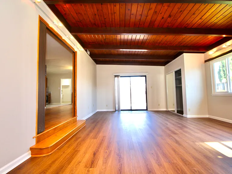 1358 Henderson Ln — Photo 17