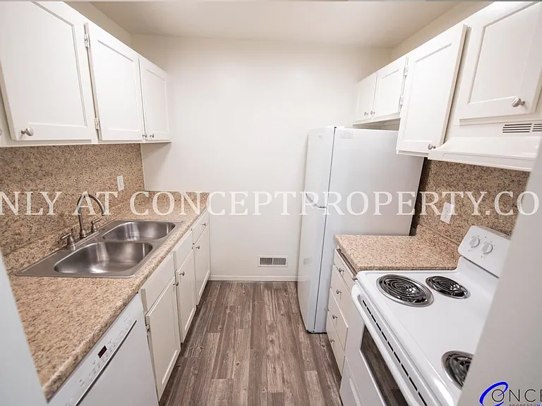 Foothill Terrace — Photo 104