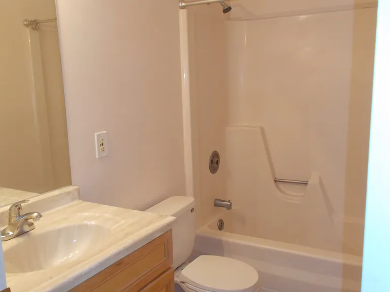 12 Saint James Pl #1022 — Photo 9
