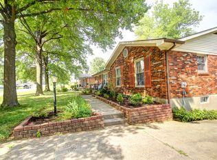 7422 Nottoway Cir, Louisville, KY 40214