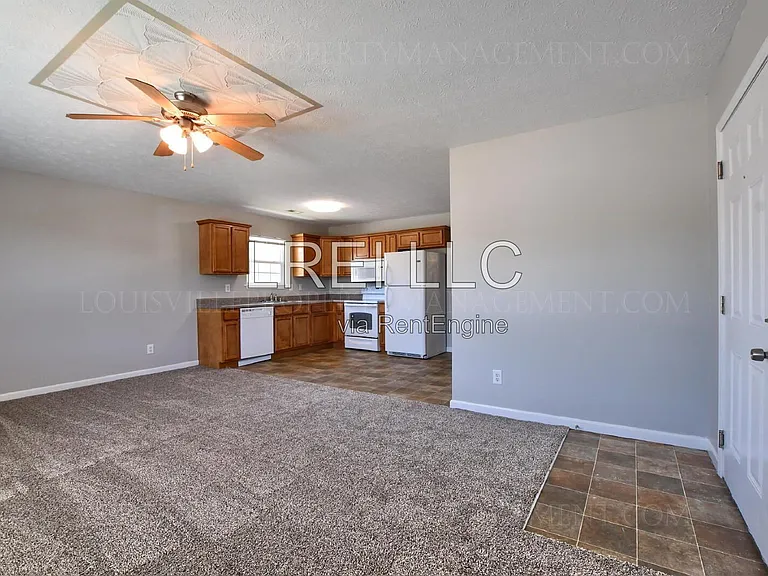300 Keeneland Dr #2A — Photo 3