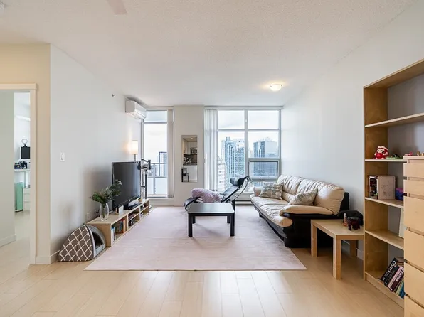 4880 Bennett St #3108, Burnaby, BC V5H 0C1