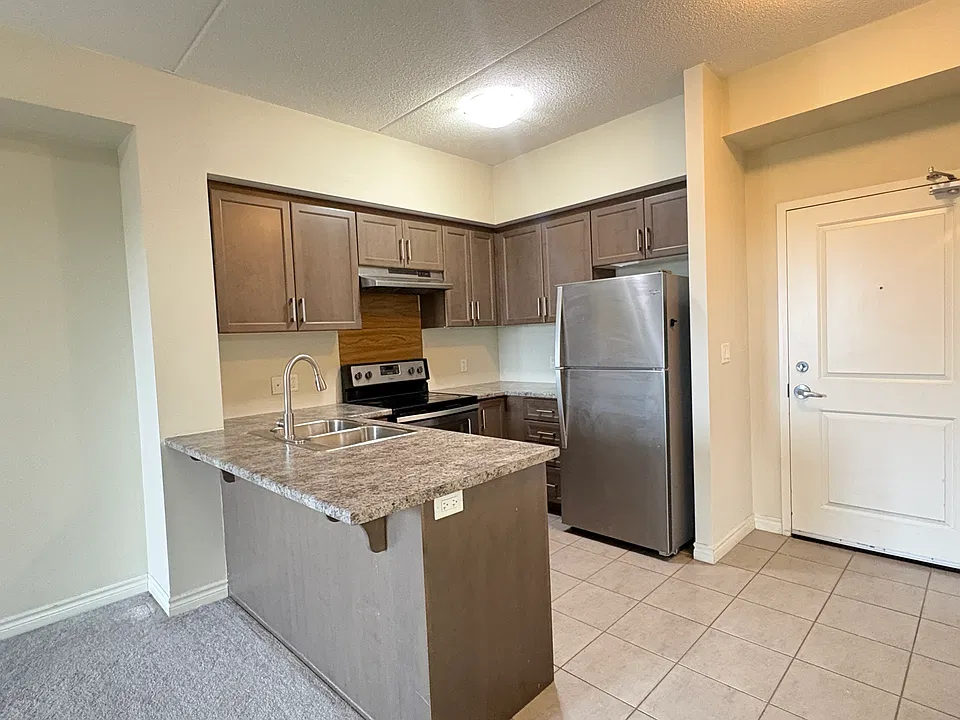 630 Sauve St #307