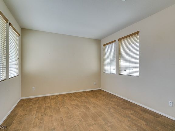 3rd image of 1290 Corista Dr