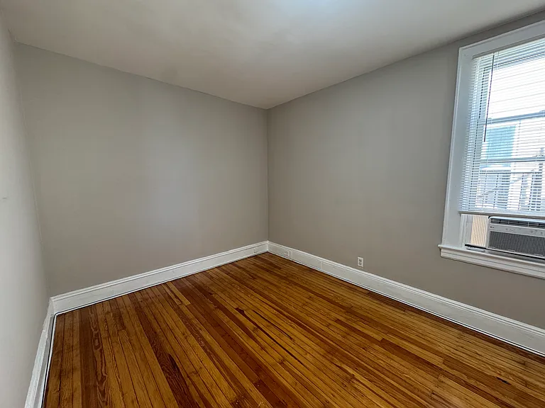 271 Davis Ave #2 — Photo 19