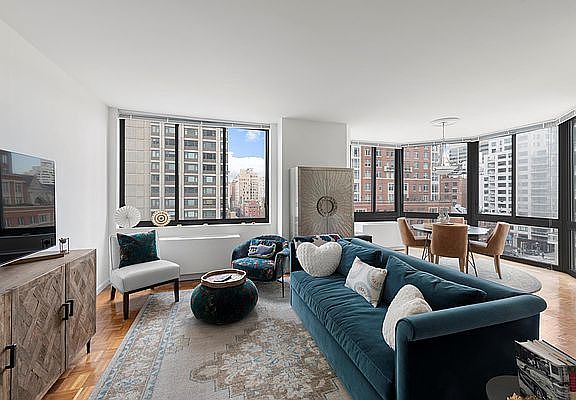 4th image of 200-210 E 65th St #8-C
