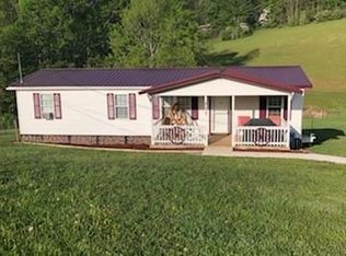 377 Davis Cemetery Rd, Mount Hope, WV 25880