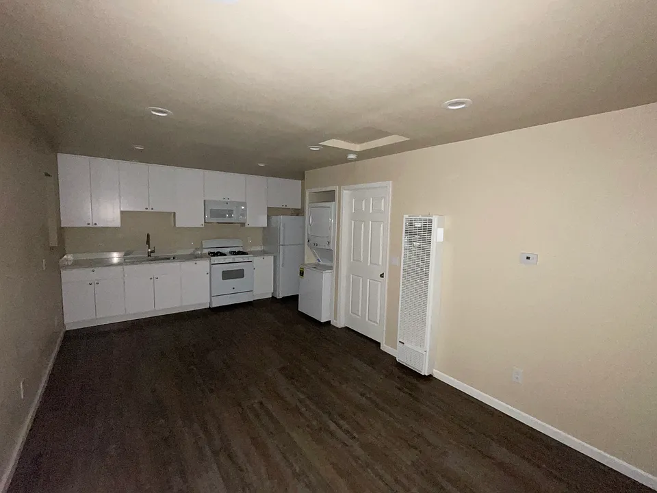 1717 Alturas Cir