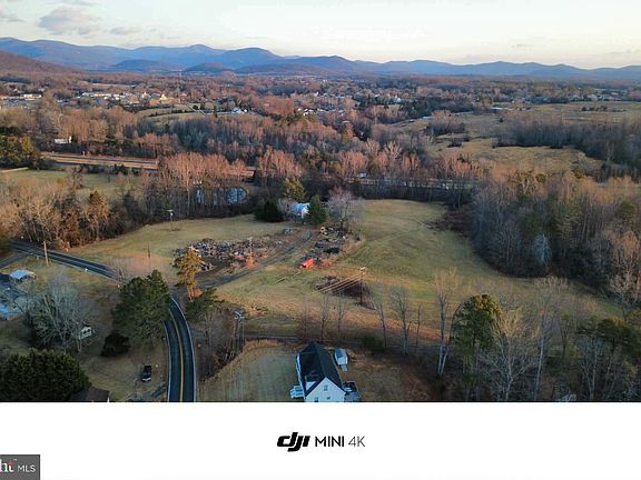 3rd image of 729 Celt Rd
