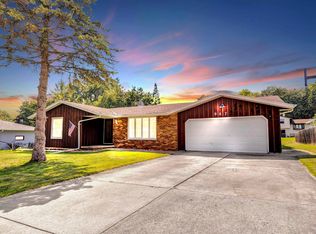 967 Hillcrest Hts, Green Bay, WI 54313