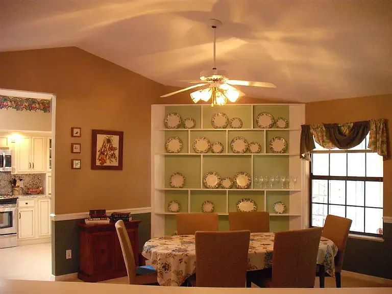 604 Mallory Dr — Photo 16