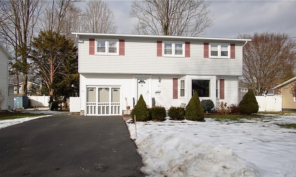 1st image of 121 Meadow River Dr