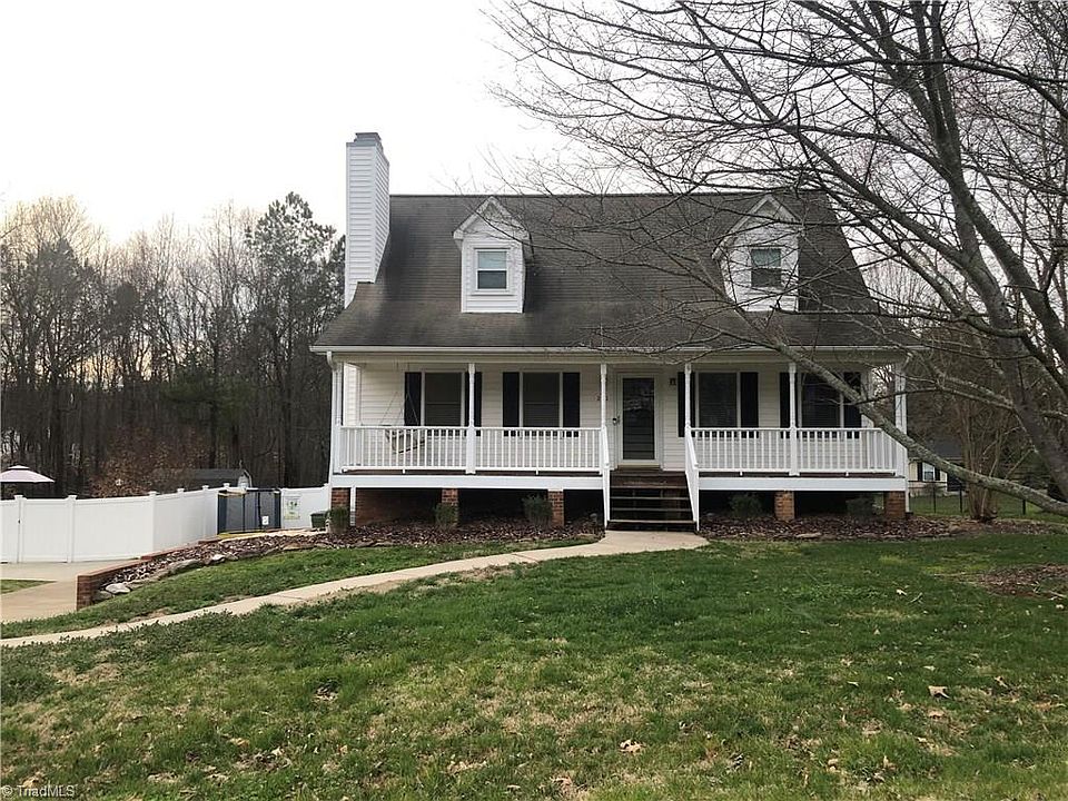 2nd image of 210 Fairystone Ln