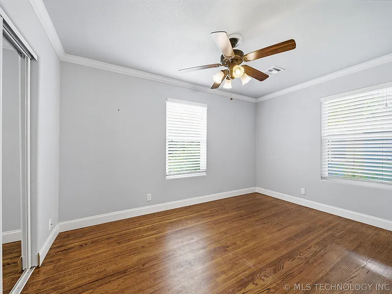 5508 S Newport Ave — Photo 12