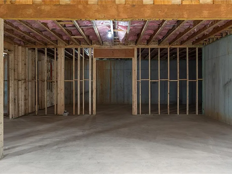 405 Thunder Rd — Photo 104