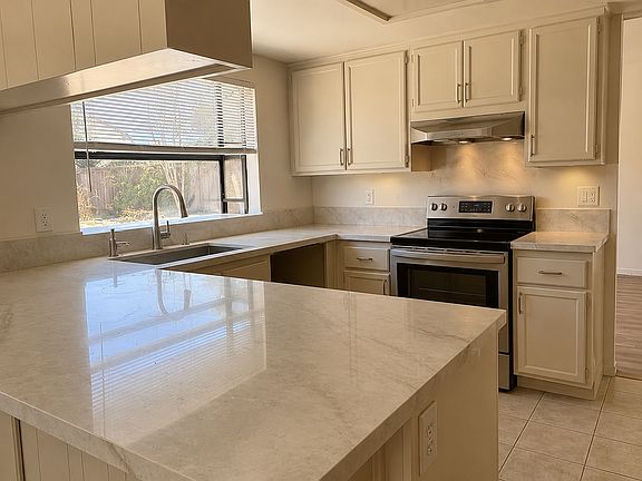 5th image of 1523 Merlot Ct