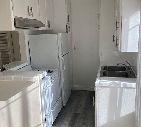 3rd image of 4176 Inglewood Blvd #5