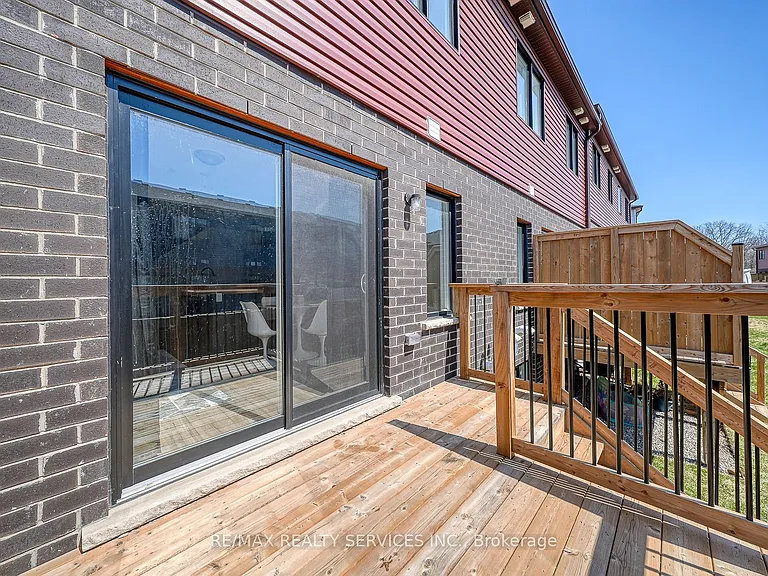 95 Queensbrook Cres — Photo 47