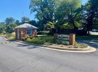 7721 Tremayne Pl APT 211, McLean, VA 22102