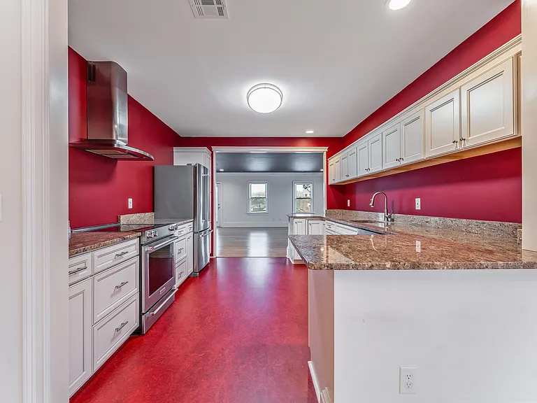 16 Main St #16C — Photo 3