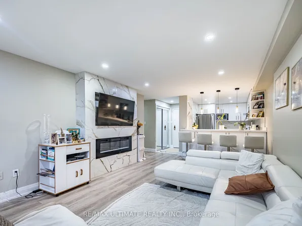 238 Albion Rd #208, Toronto, ON M9W 6A7