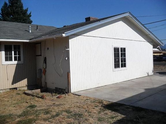 5th image of 2496 Thorn Oak Dr