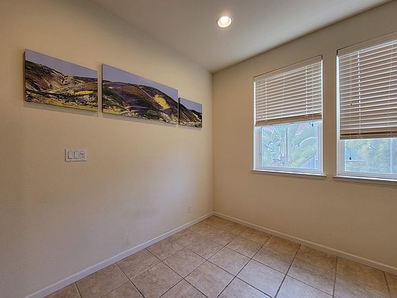 3rd image of 250 Meadow Pine Pl
