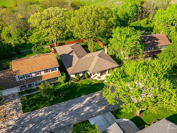 2nd image of 6106 Ivy Dr
