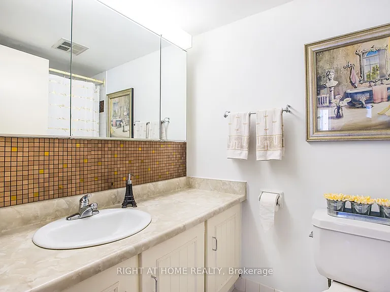 3700 Kaneff Cres #802 — Photo 7