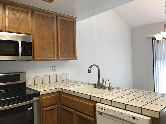 5th image of 2272 Lakewood Pl