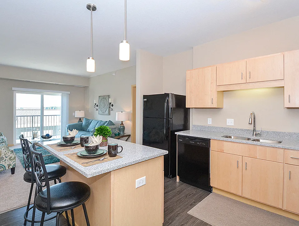 Sundance Apartments — Photo 1