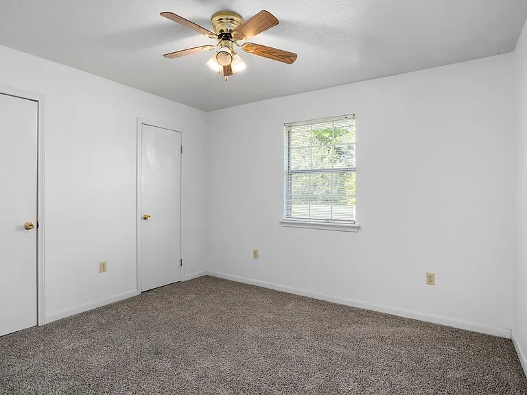 155 Goodluck Rd — Photo 10