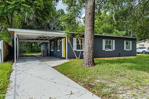 2223 Inwood Cir N Photo 1