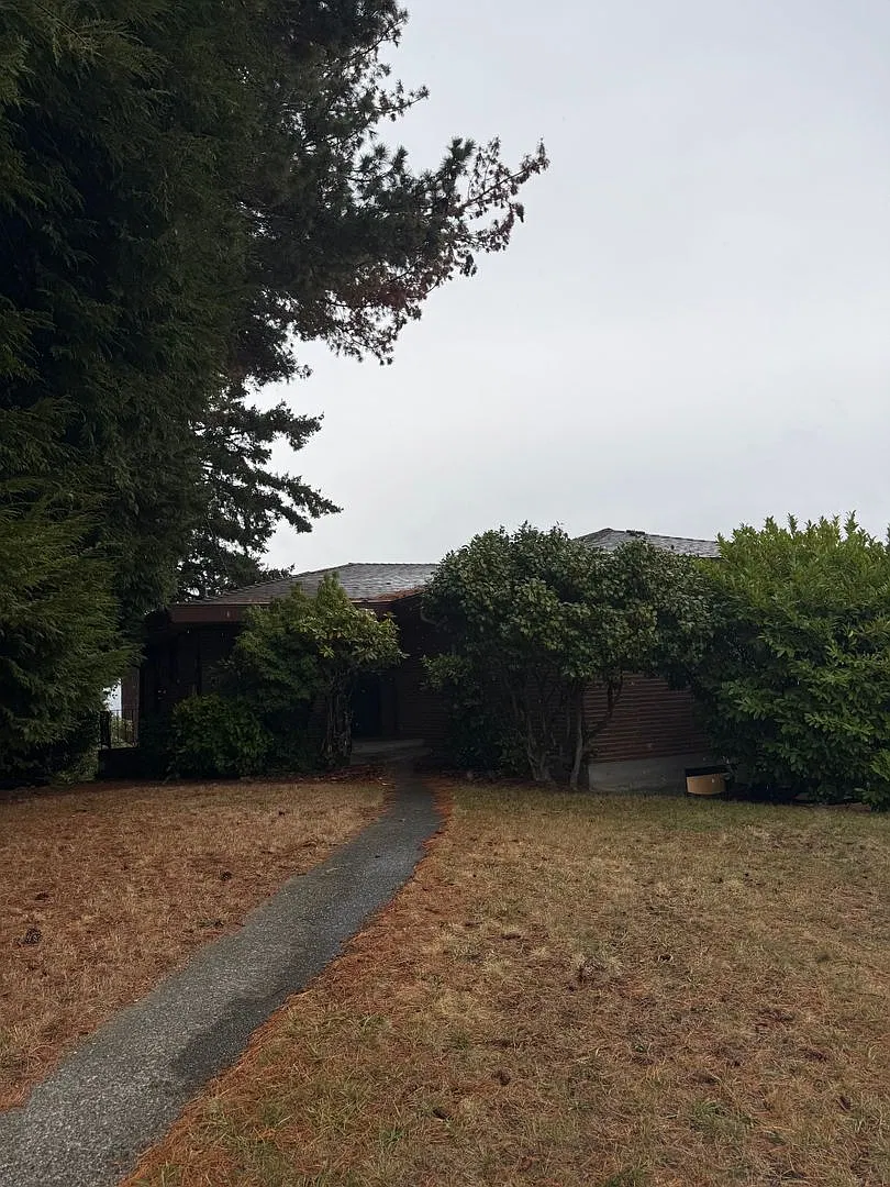 Seward Park House — Photo 1