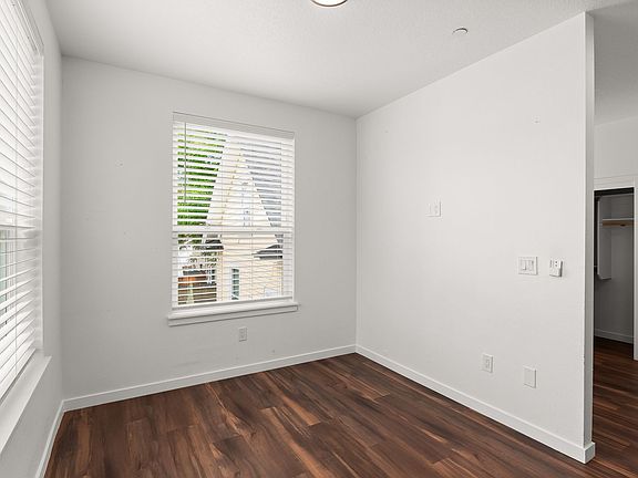 3rd image of 3773 N Vancouver Ave #202