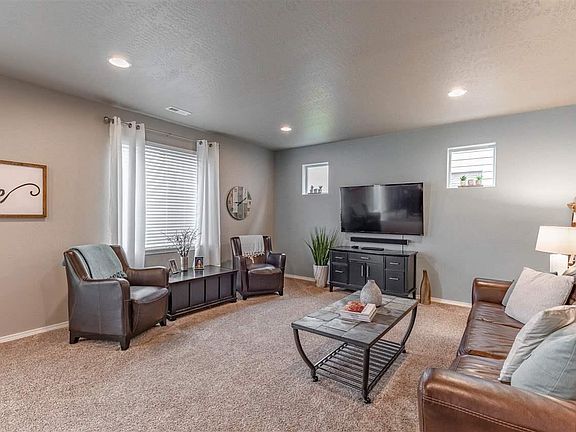 3rd image of 1750 SW Panorama Dr