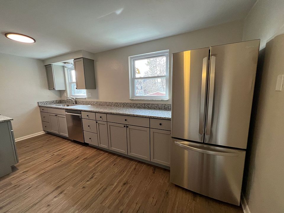 1st image of 28 Richland Ave Floor 2