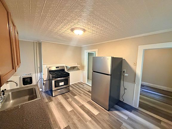 2nd image of 335 Congress St #1