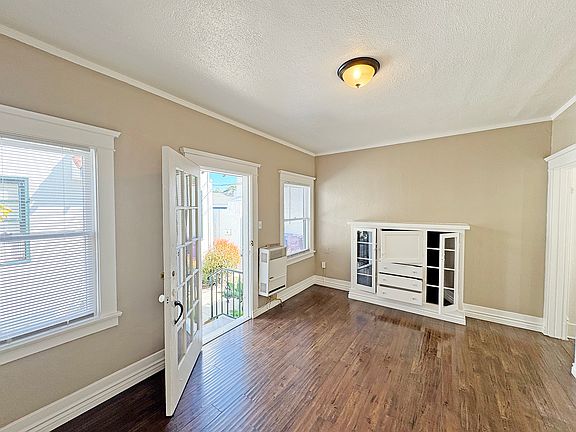 4th image of 716 Raymond Ave #17