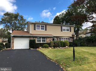 545 Evergreen Ln, Lafayette Hill, PA 19444