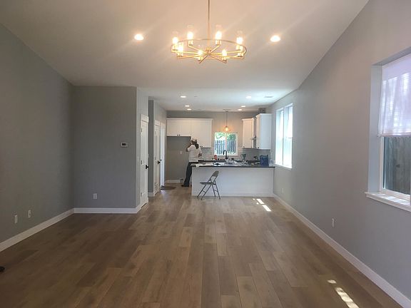 2nd image of 216 Fig St